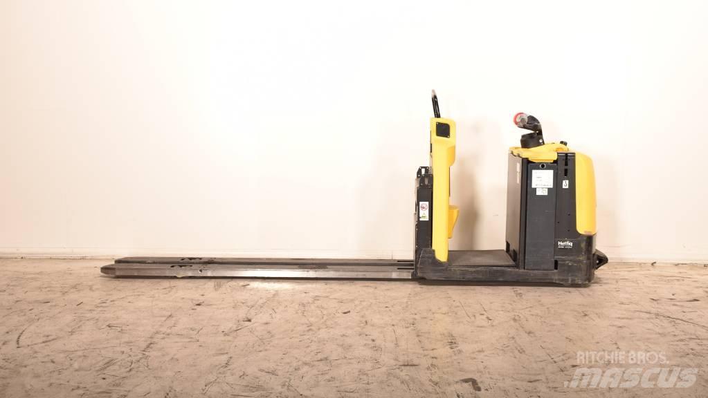 Hyster LO2.0 Low lift order picker