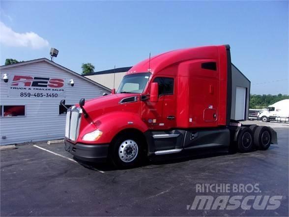 Kenworth T680 Conventional Trucks / Tractor Trucks