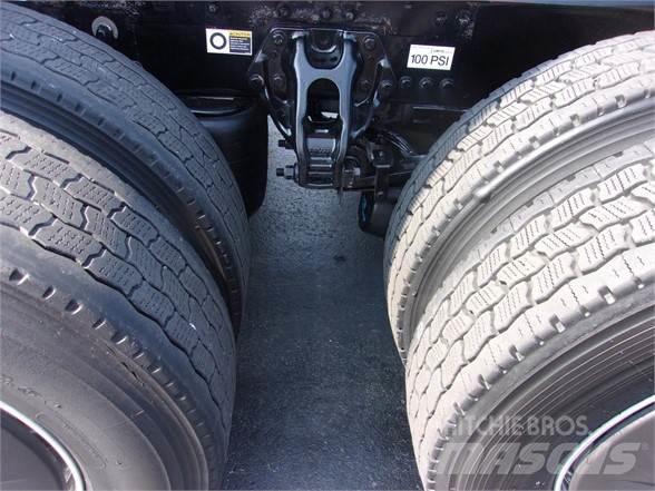 Kenworth T680 Conventional Trucks / Tractor Trucks