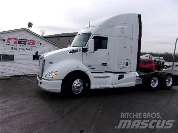 Kenworth T680 Conventional Trucks / Tractor Trucks