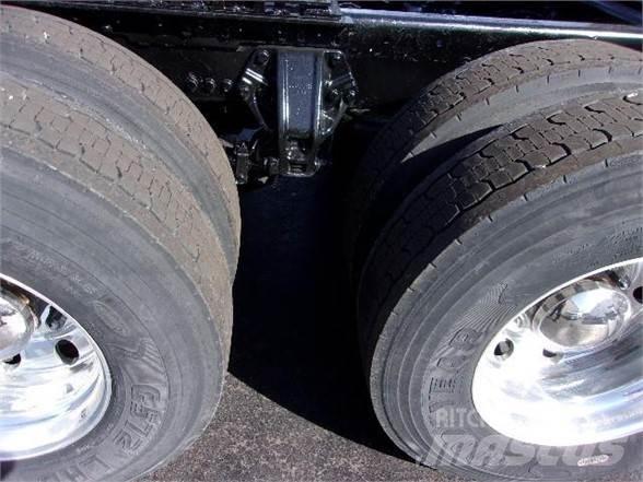 Kenworth T680 Conventional Trucks / Tractor Trucks