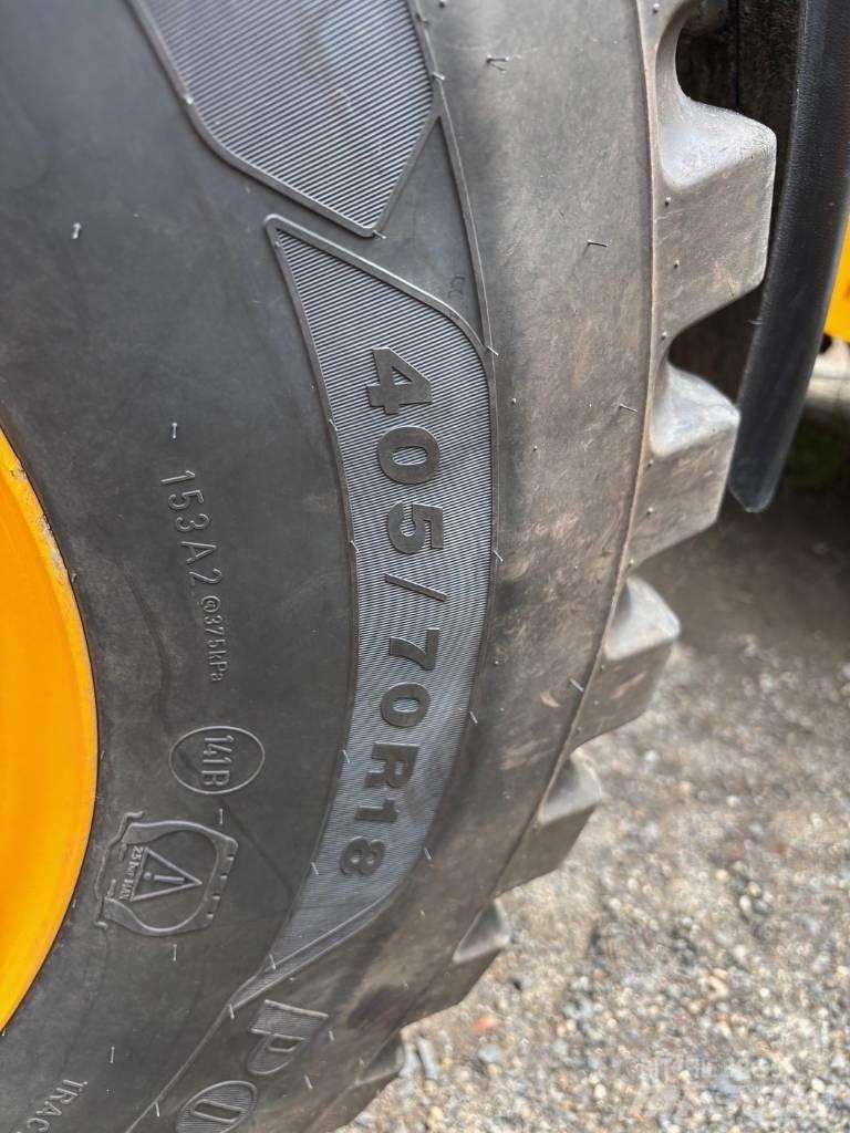 JCB 407 Wheel Loaders