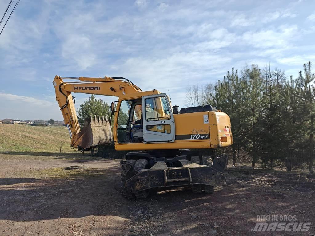 Hyundai 170W-7 Wheeled Excavators