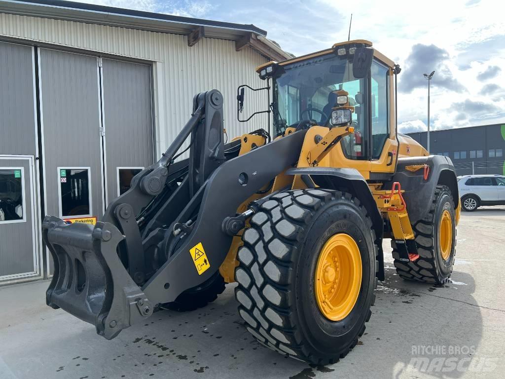 Volvo L110H Wheel Loaders