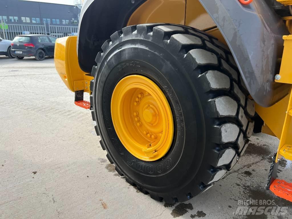 Volvo L110H Wheel Loaders