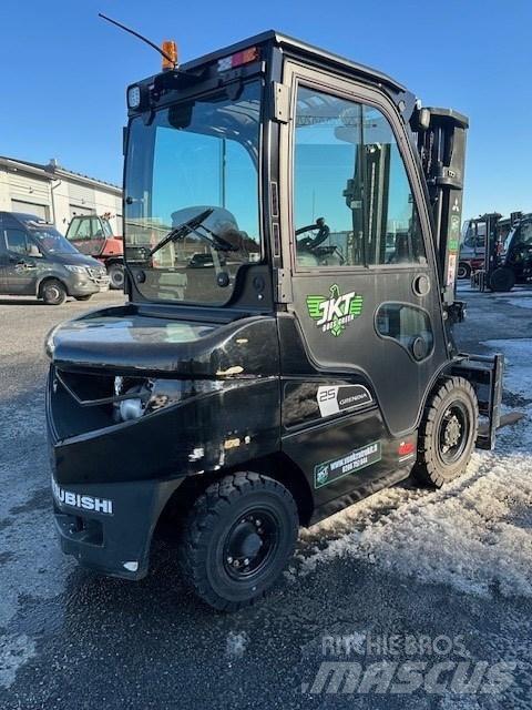 Mitsubishi FD25N3 Diesel Forklifts