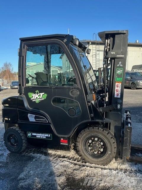 Mitsubishi FD25N3 Diesel Forklifts