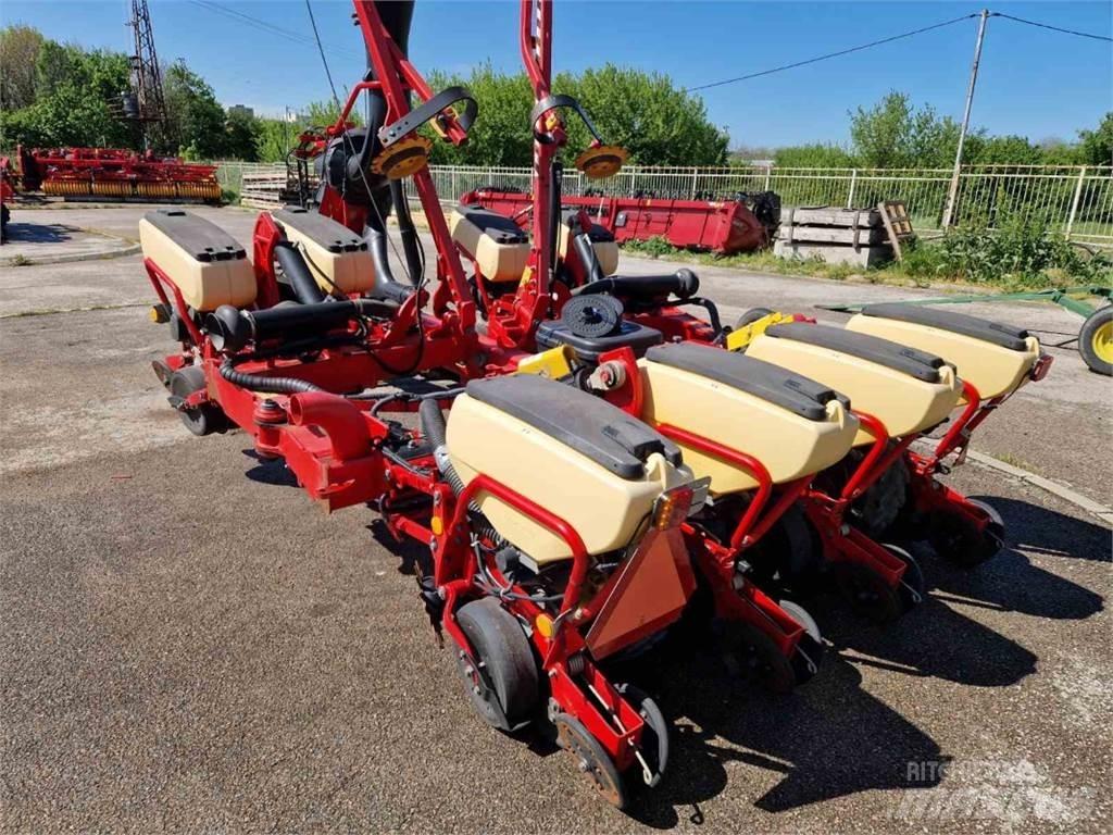Väderstad TPF8 Farm Drills