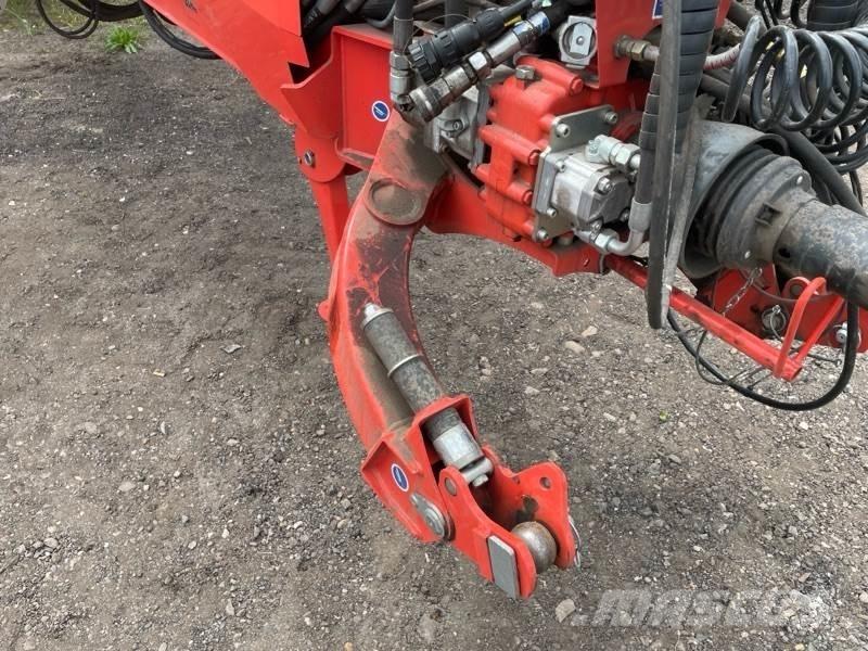Kuhn GA13131 Swathers/ Windrowers