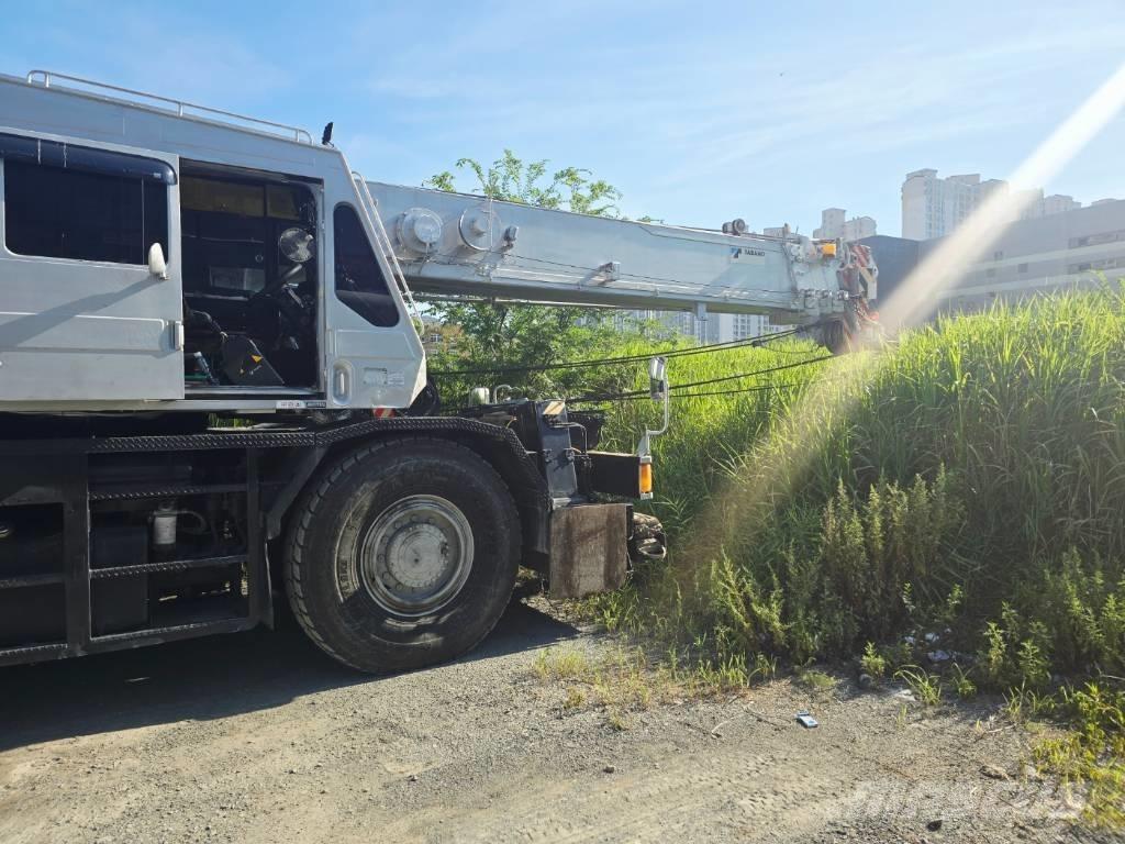 Tadano TR 250 M-5 Rough Terrain Cranes