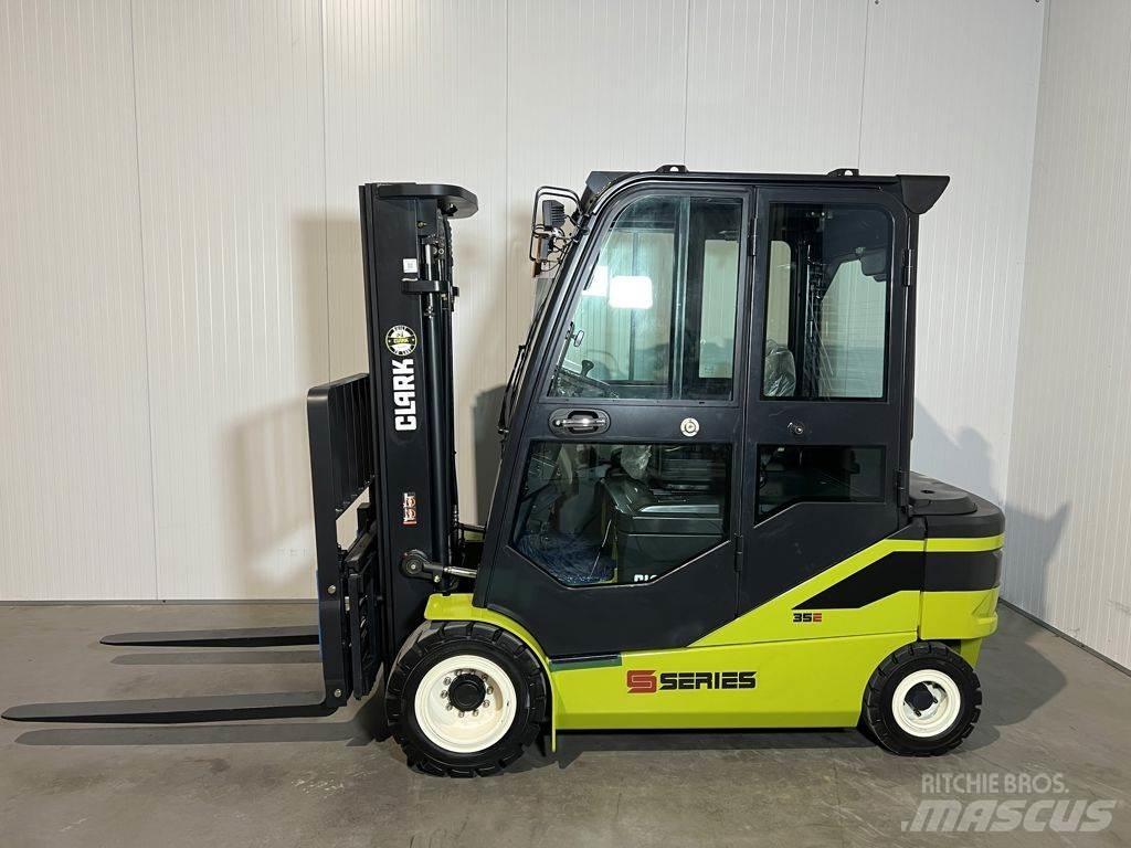 Clark SE35 Electric Forklifts