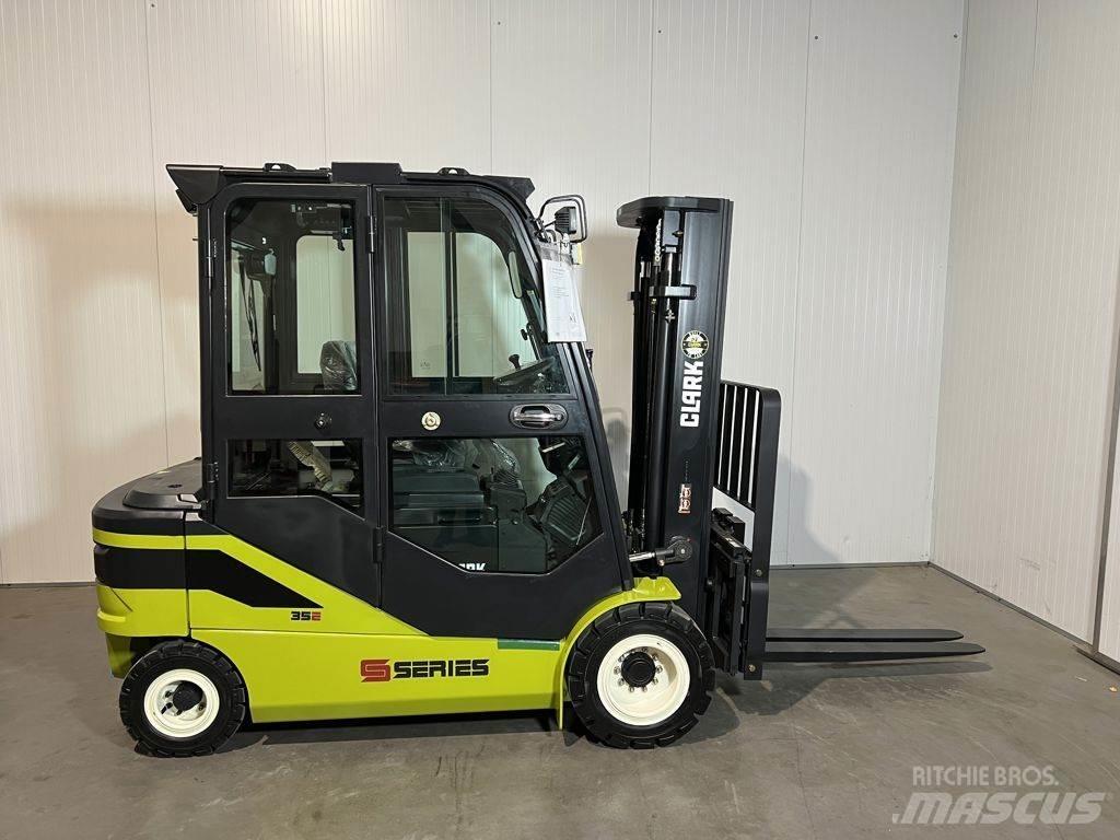 Clark SE35 Electric Forklifts
