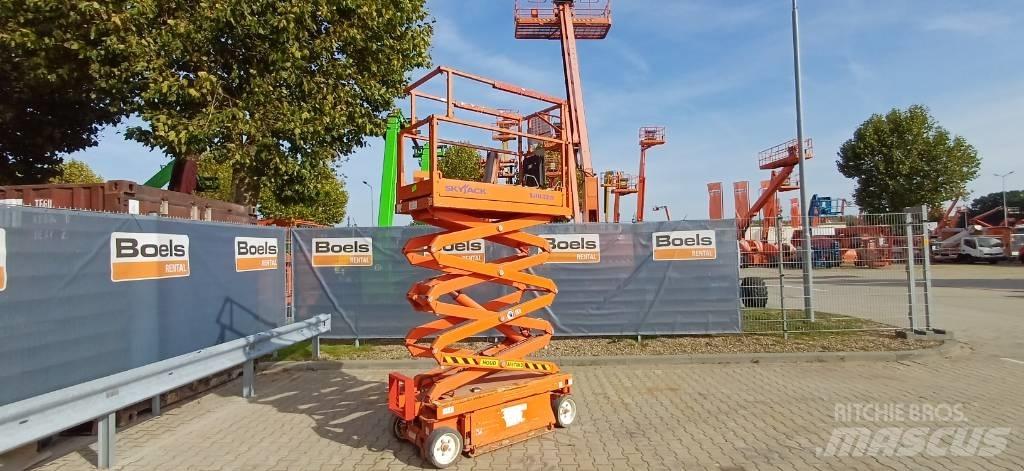SkyJack SJIII 3219 Scissor Lifts