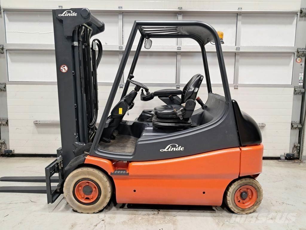Linde E25/02 Electric Forklifts