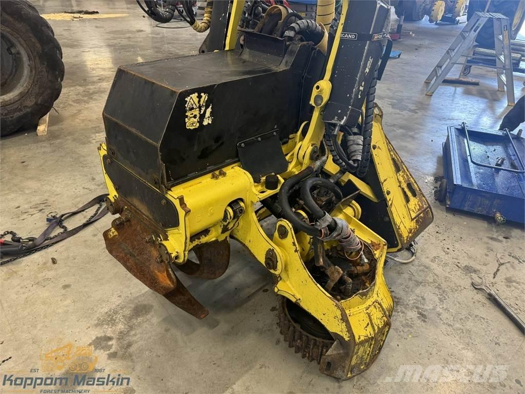 John Deere 415 Harvester Heads