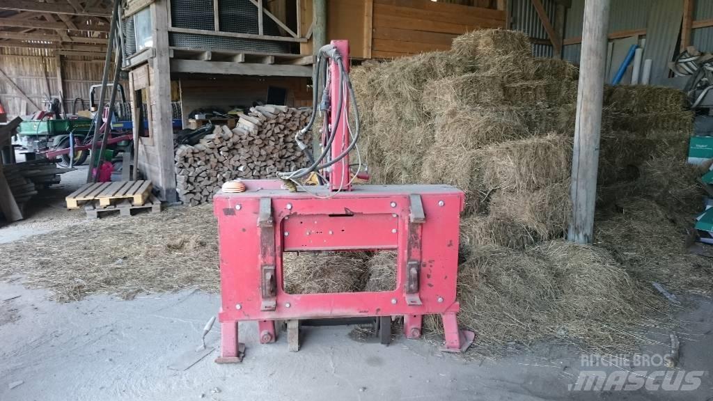 TKS BALESTRIP Animal Feeders