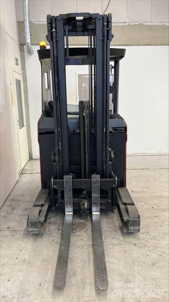 BT RR E 140 H Reach trucks
