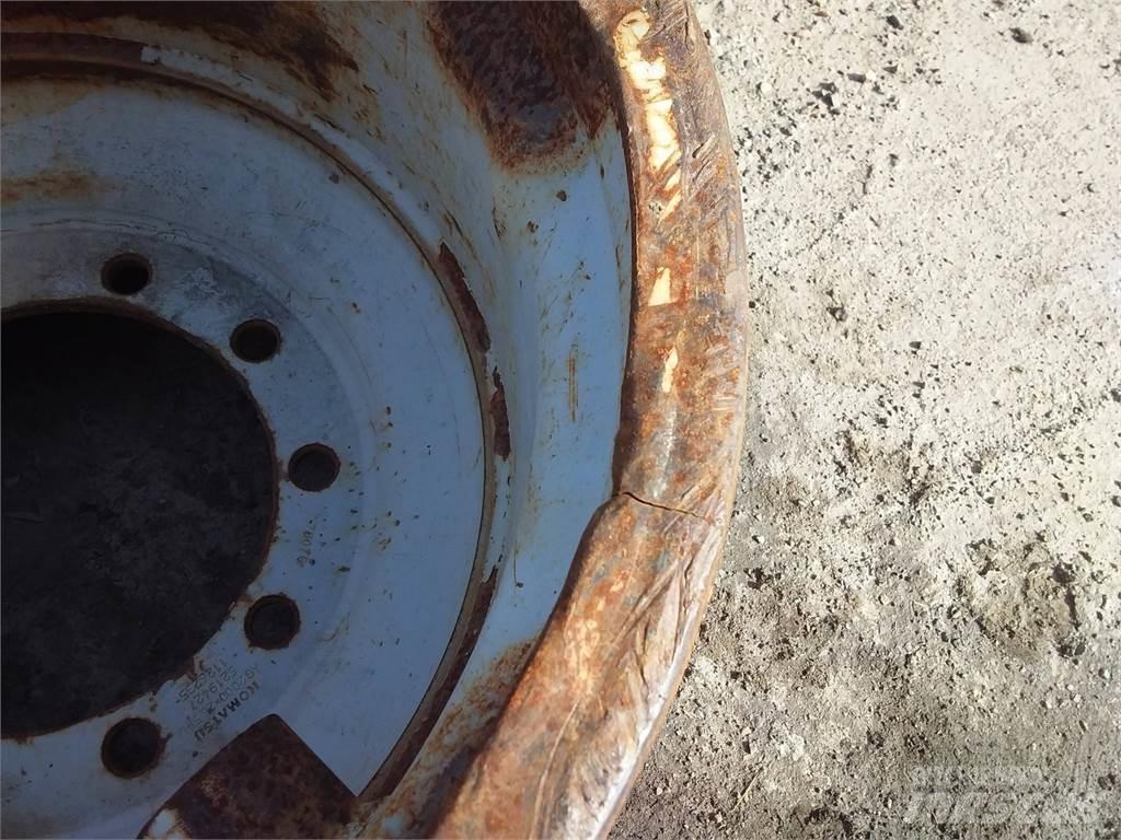 Valmet 890 20x26,5 Tires, wheels and rims