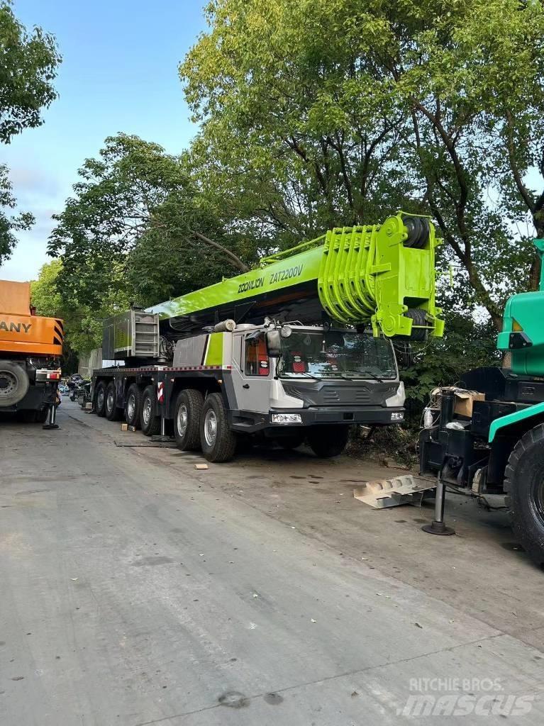 Zoomlion ZAT 2200 V Mobile and all terrain cranes
