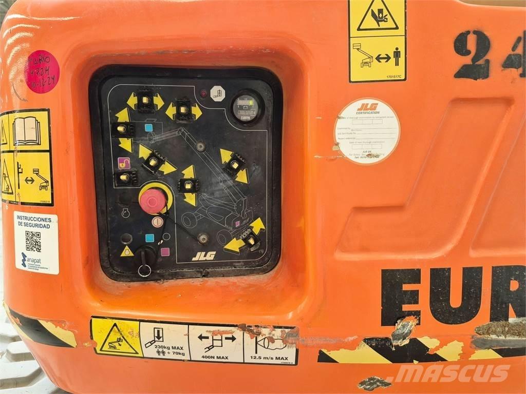 JLG E600JP Articulated boom lifts