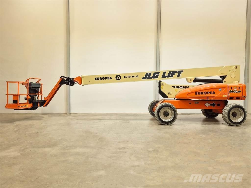 JLG E600JP Articulated boom lifts