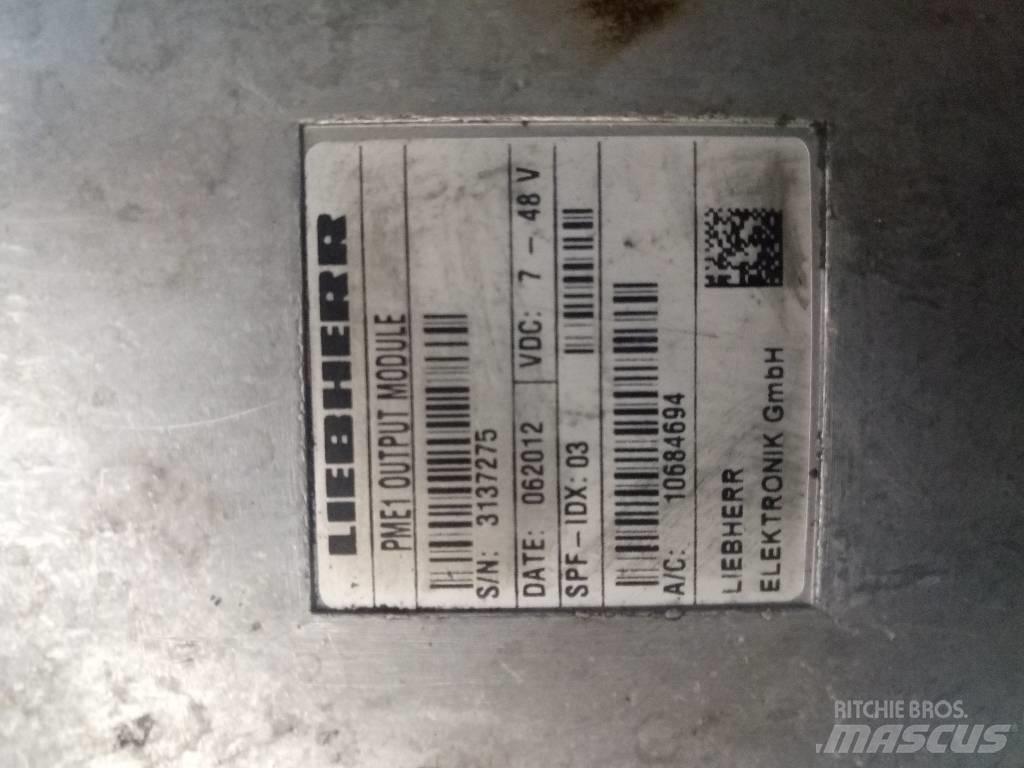 Liebherr R 916 LC Electronics