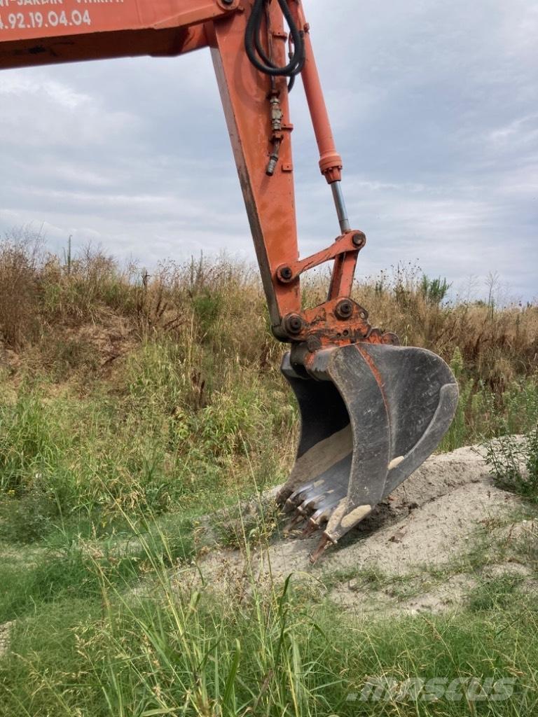 Hitachi EX 135 W Wheeled Excavators