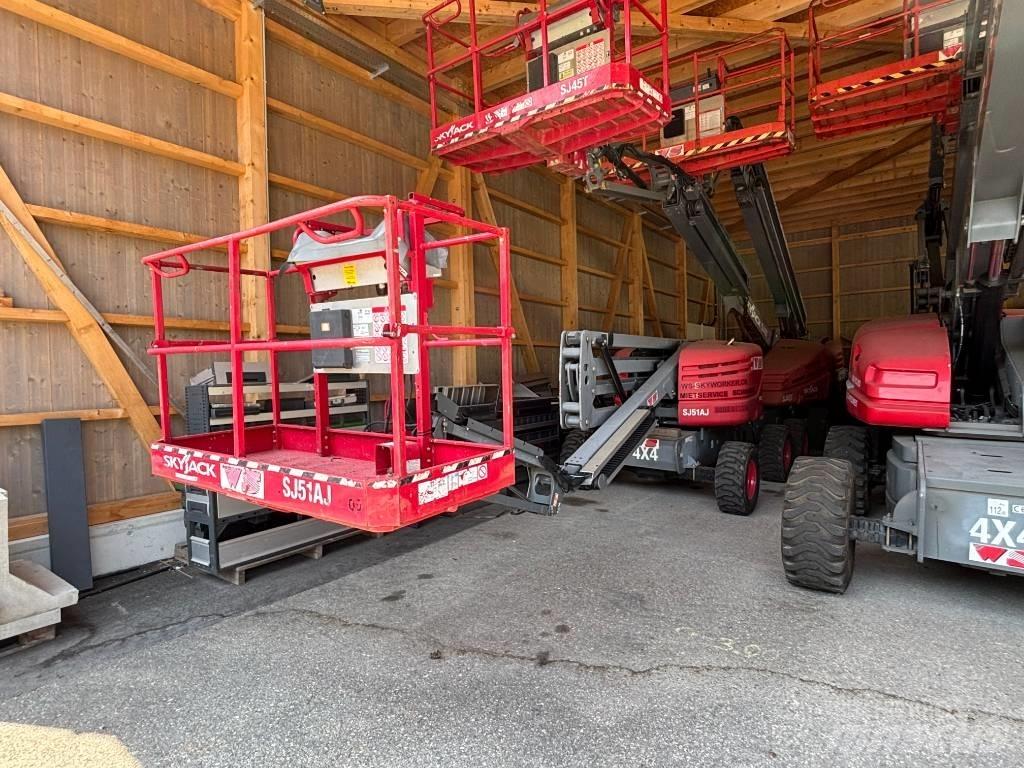SkyJack SJ 51 AJ Articulated boom lifts
