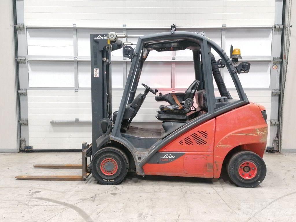 Linde H25D-02 Diesel Forklifts