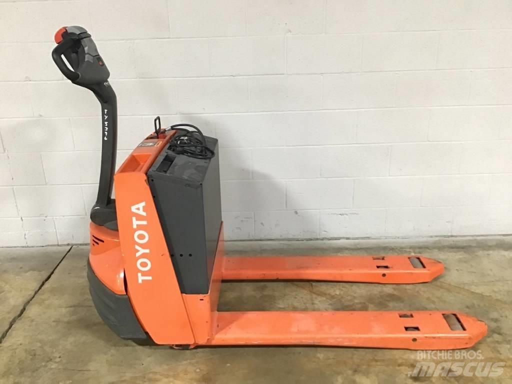 Toyota 7HBW23 Pallet Truck