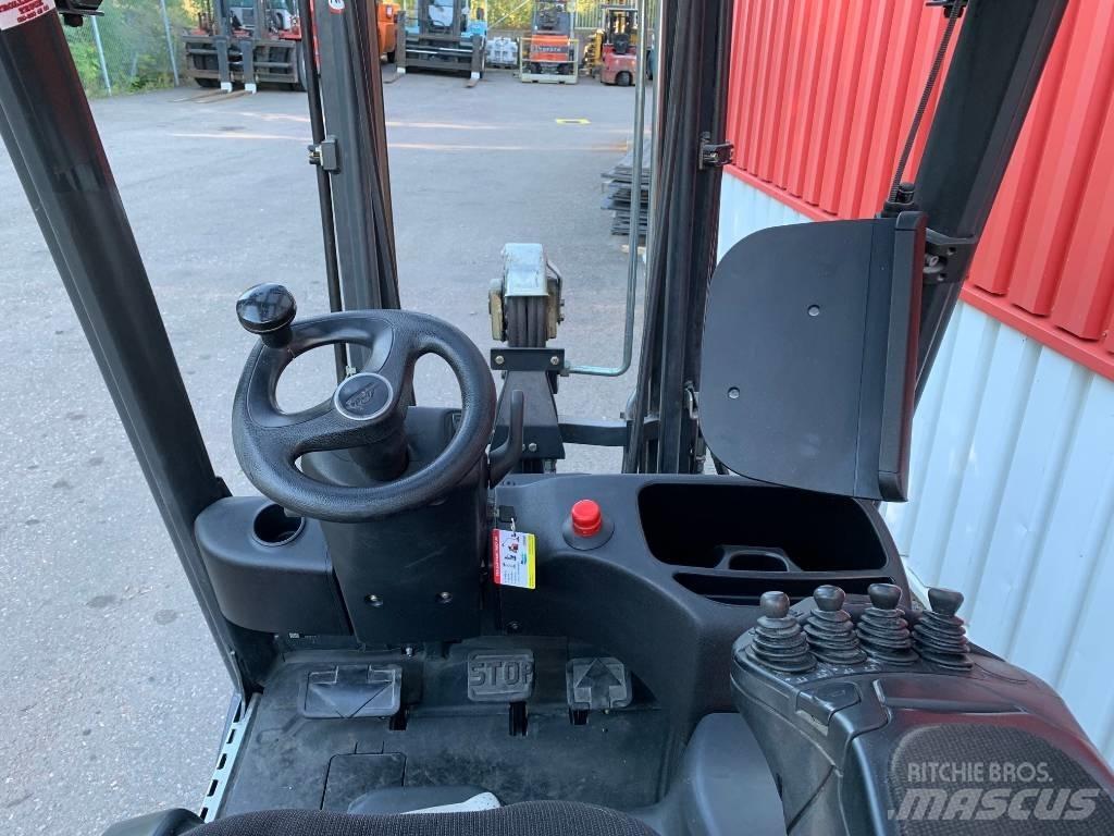 Linde E16C-02 Electric Forklifts