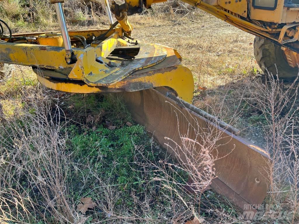 John Deere 672 A Motor Graders