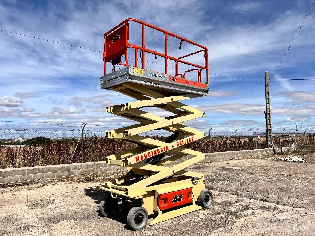 JLG 3246 ES Scissor Lifts
