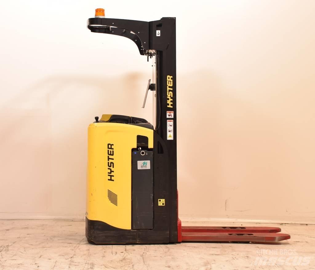 Hyster RS1.6-24 Self Propelled Stackers