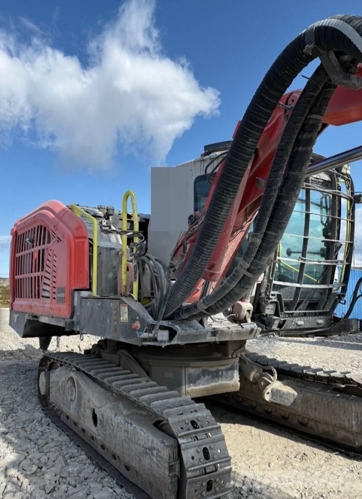 Sandvik DX800i Surface drill rigs