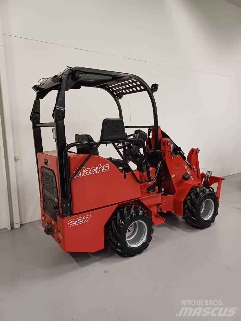 Macks 227 Mini Loader