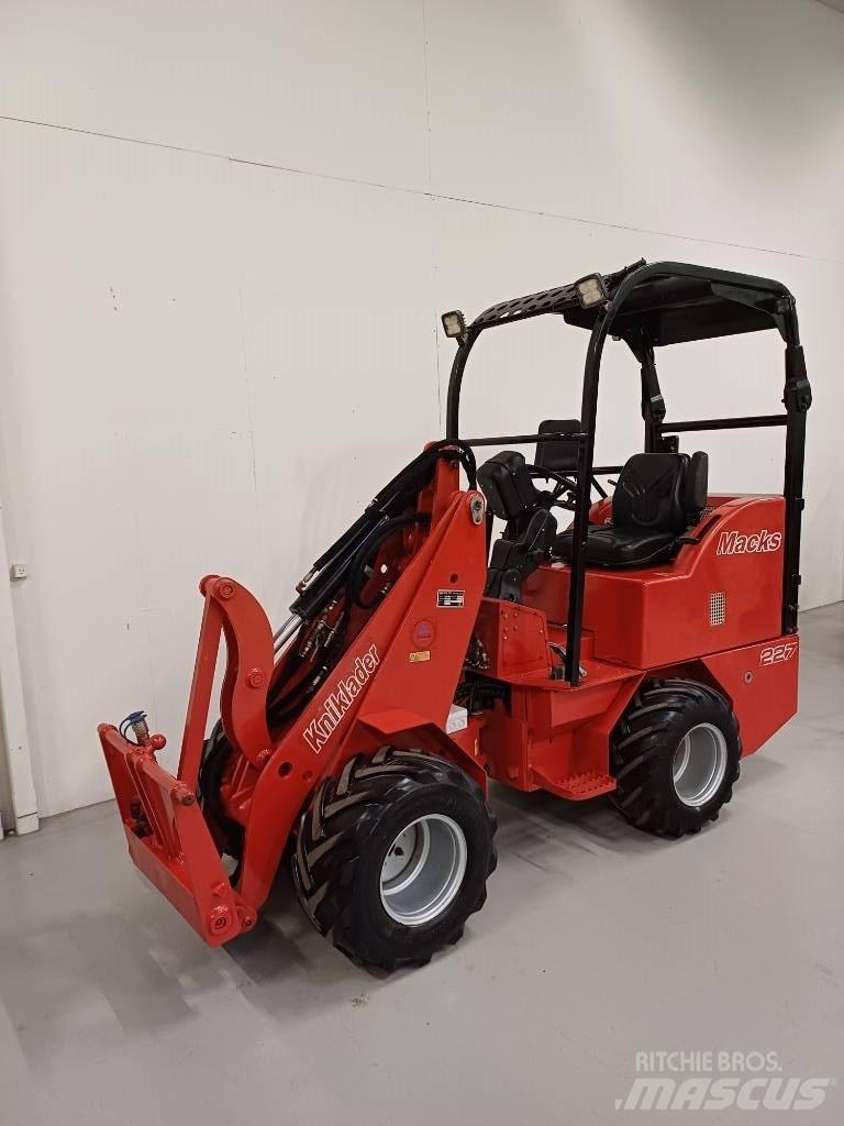 Macks 227 Mini Loader