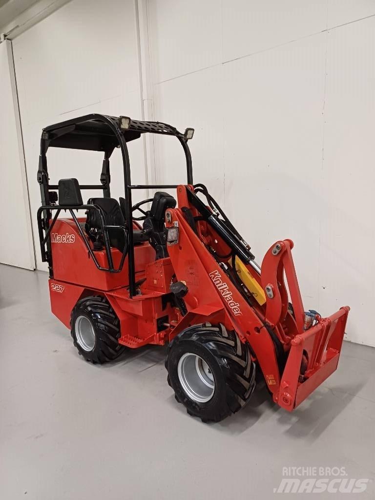 Macks 227 Mini Loader