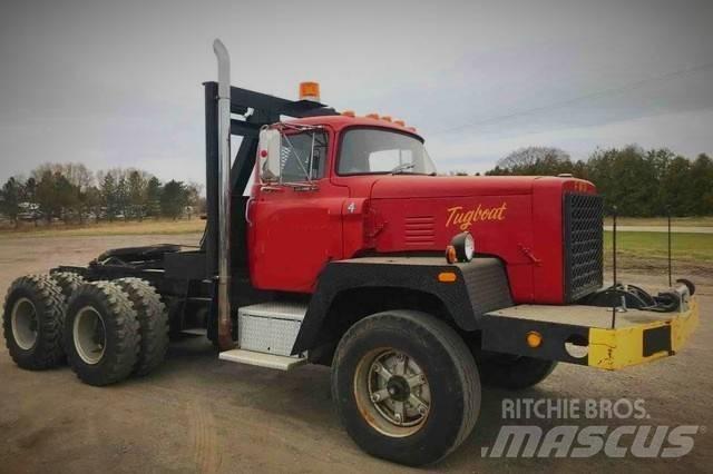  FWD RB44 Tow Trucks / Wreckers