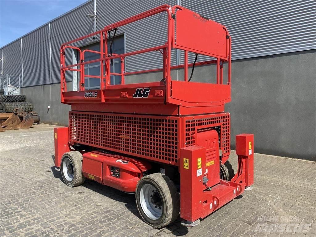 JLG 4069ERT Scissor Lifts