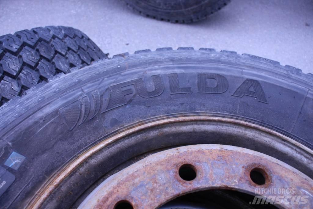 Volvo FH 16 Tires, wheels and rims