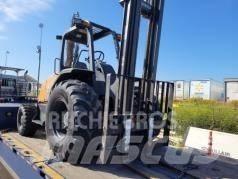CASE 586H Rough Terrain Trucks
