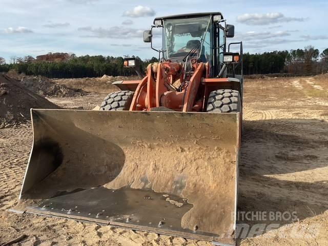 Hitachi ZW 220 Wheel Loaders