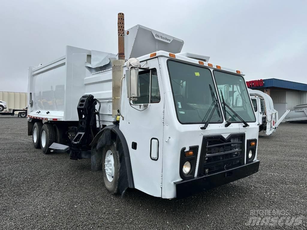 Mack LE Garbage Trucks / Recycling Trucks