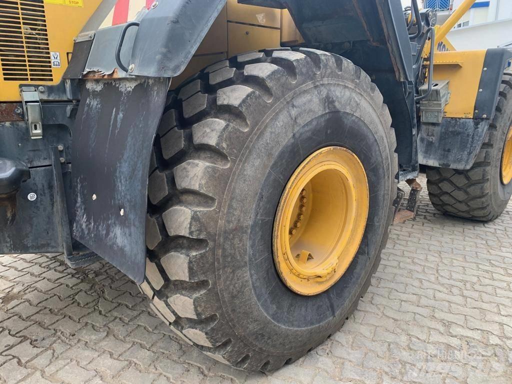 Komatsu WA 470-6 Wheel Loaders