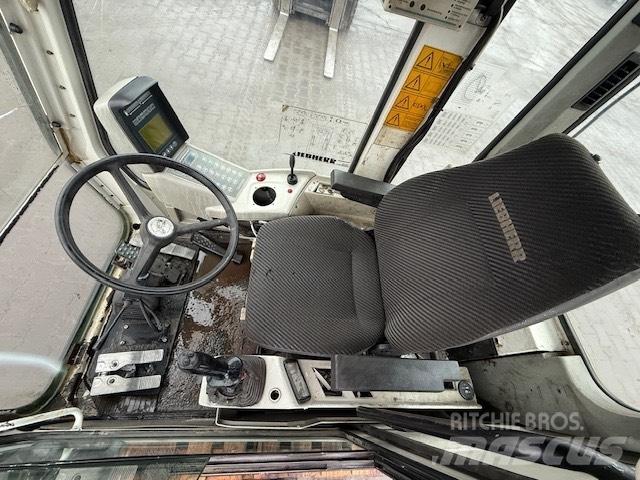 Liebherr A 924 B CAB Forestry Cabin