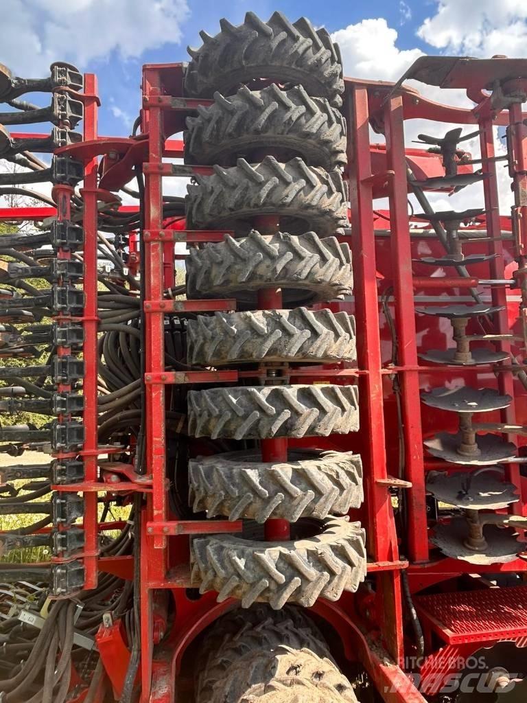 Horsch Pronto 8 DC Farm Drills