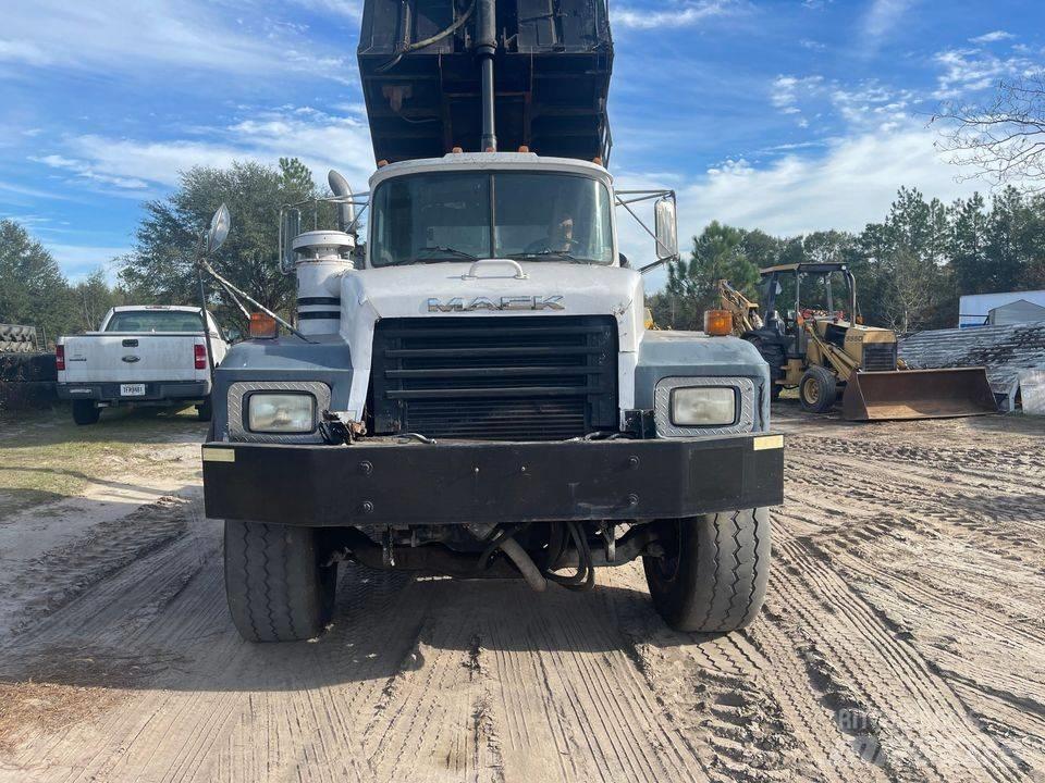 Mack dump Dump Trucks