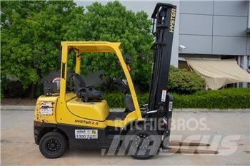 Hyster H2.5XT LPG trucks