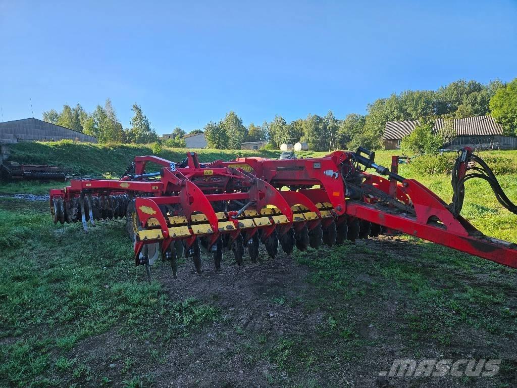 Väderstad Topdown500 Cultivators